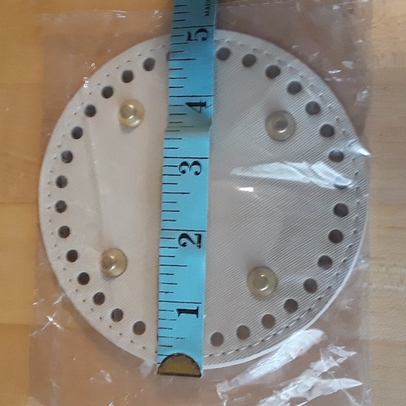 Round Crochet Bag Bottom Shaper. Beige 4.7". - Picture 4 of 4